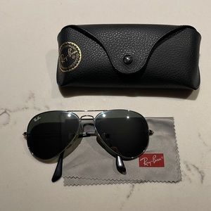ray ban large metal aviators in silver with silver mirror lenses